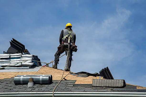 Professional Roofing technician working in Garibaldi, OR